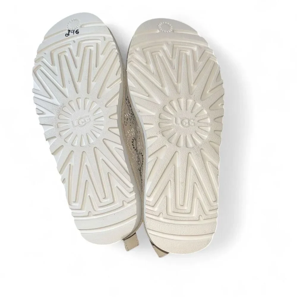 UGG Australia Kids Youth Cream Suede 